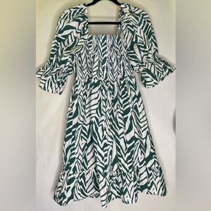 Eloquii Women’s Sz 24 White Green Smocked Bodice Beach Vacation Resort Like New